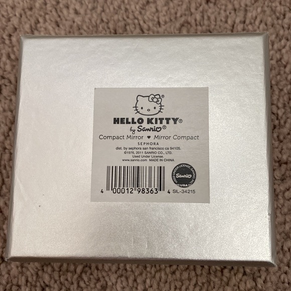 Hello Kitty x Sephora Compact Mirror - Picture 13 of 14